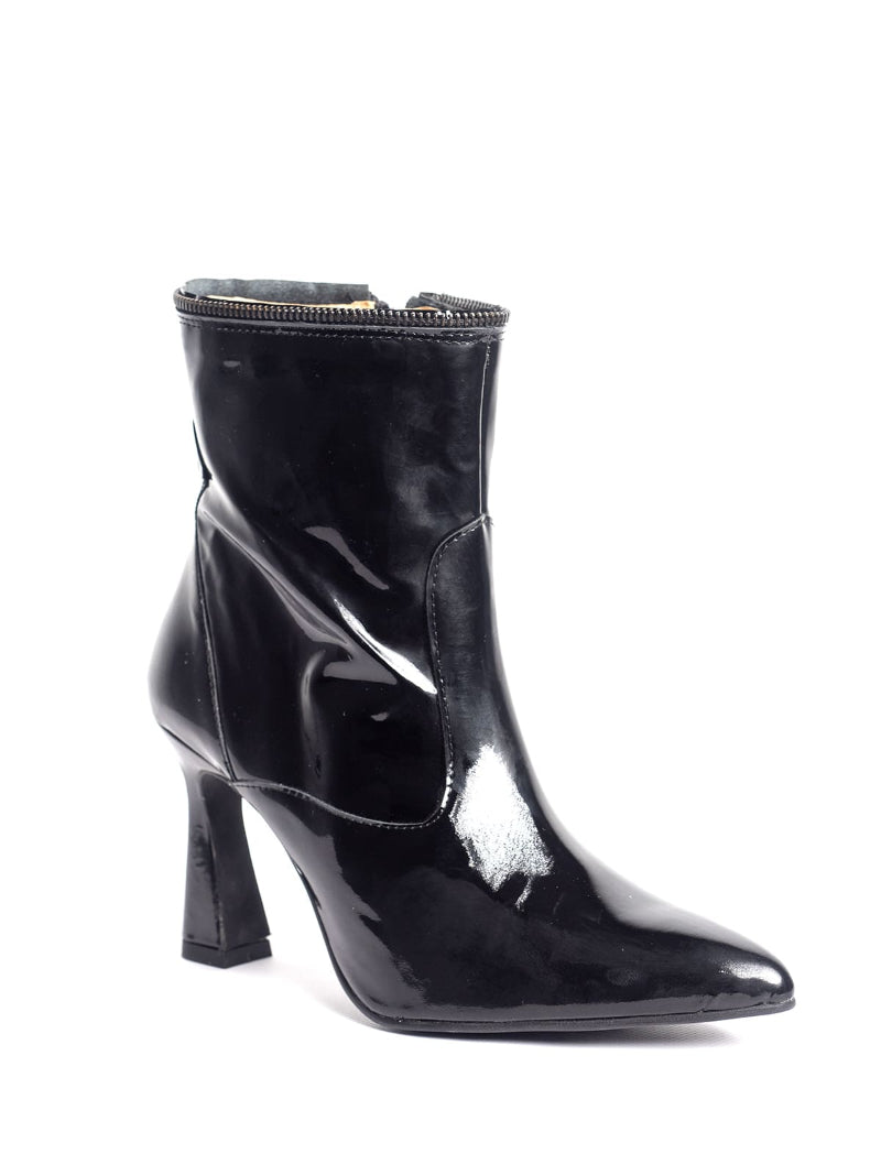 botin charol negro